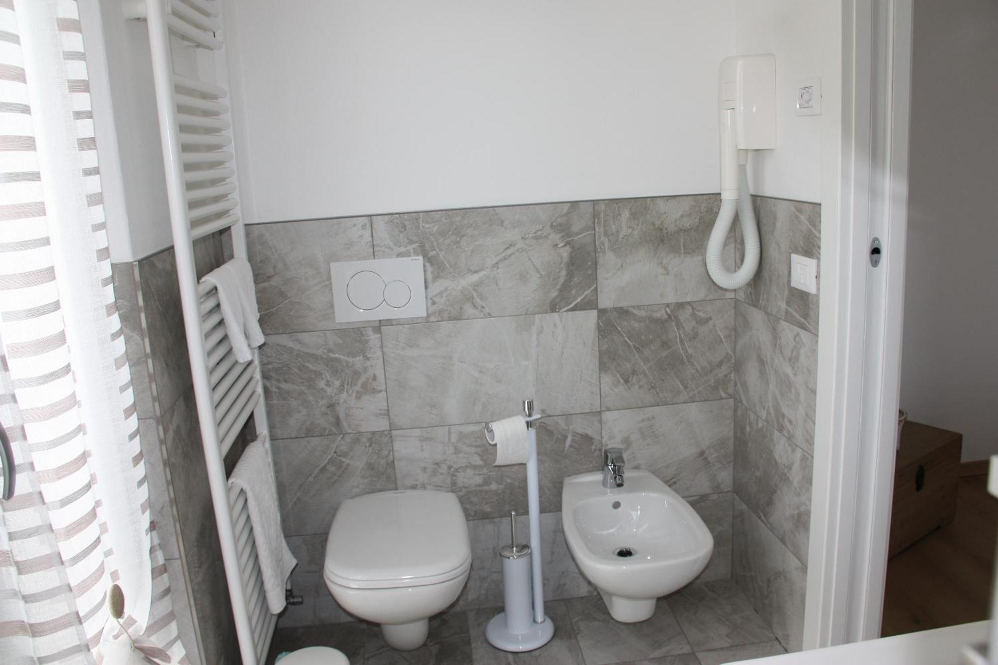 B&B Le Magnolie Faggeto Lario Exterior photo